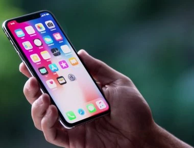 Μεγάλο πρόβλημα στα iPhone: «Κλειδώθηκαν» από μόνα τους